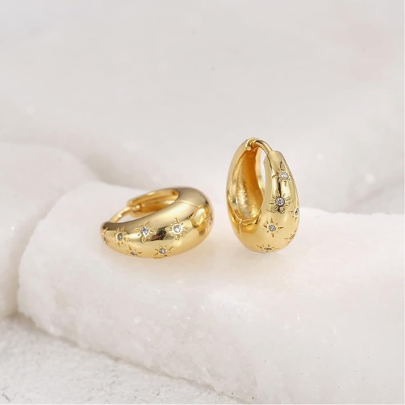 14K Gold Hoop Star Burst Earrings - Picture 1 of 6